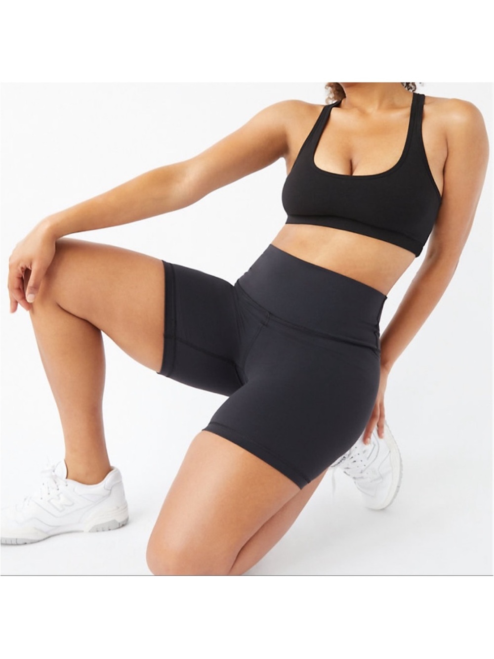 Aritzia TNA LIFE Cheeky Hi-Rise 7” Short Size Small
